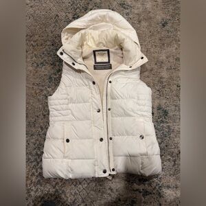 Abercrombie & Fitch Cream Puffer Vest